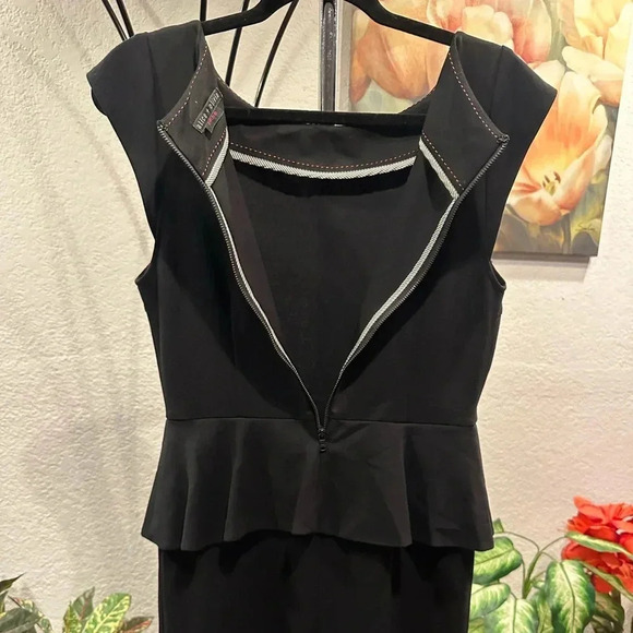 Alice + Olivia employed Bateau Neckline Mini Dress size 6 - Picture 10 of 11